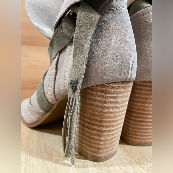 Diba True Open-Toe Bootie in Grey Suede Size 8 - Picture 4 of 16